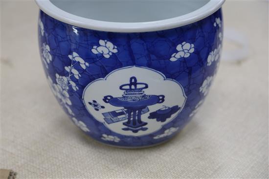 A small Chinese blue and white Antiques jardiniere, Kangxi period, D. 22.5cm